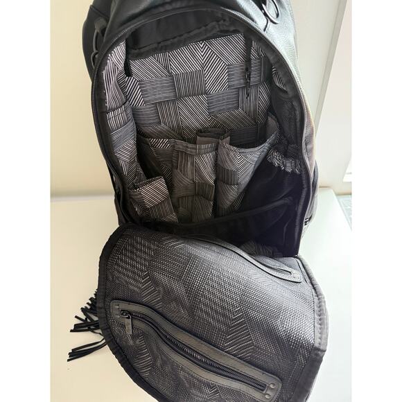 $200 Itzy Ritzy Diaper Backpack - Black White - Picture 8 of 11